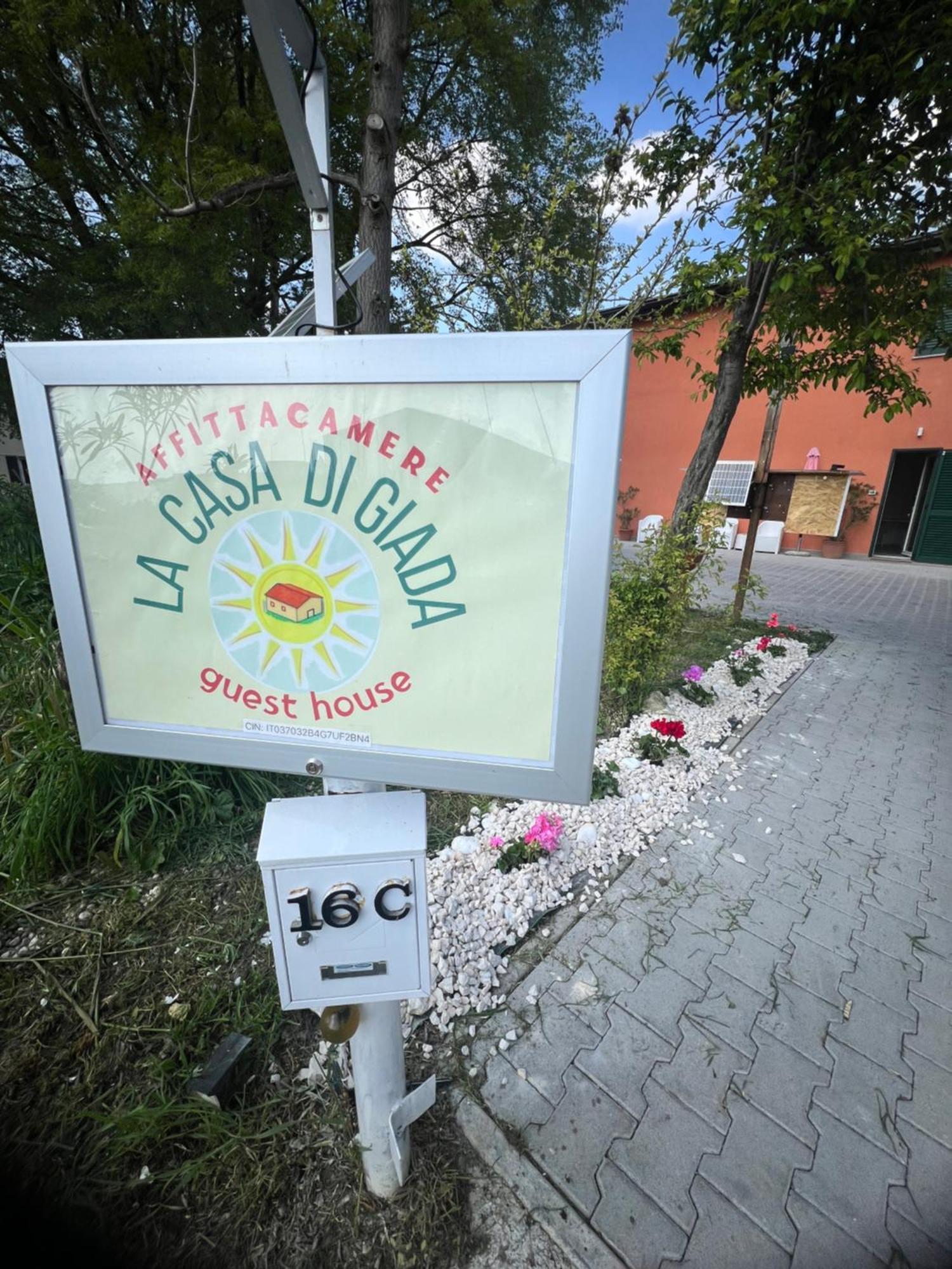 Guesthouse La Casa Di Giada Имола Екстериор снимка
